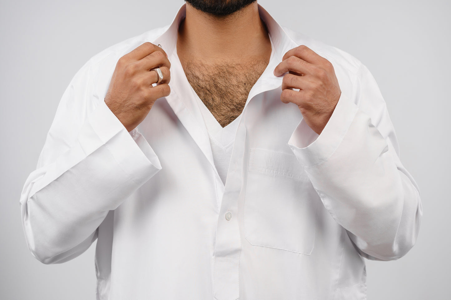 فانيلة بدرع زيوس رقبة V 